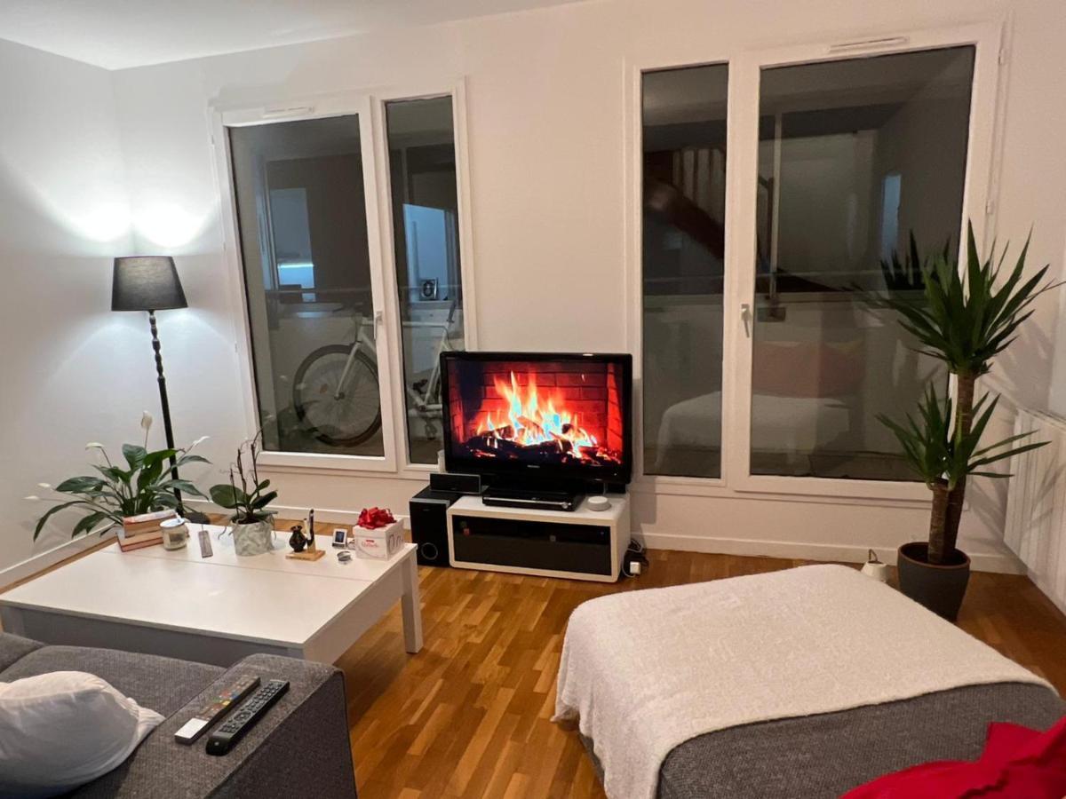 Entire Apartment With Terrace Paris Exterior photo